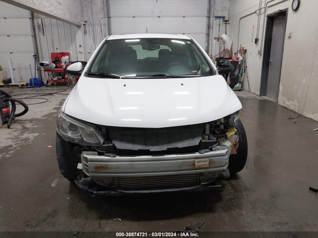 Chevrolet Sonic Lt Auto 2018 1G1JD6SBXJ4135497 Image 13