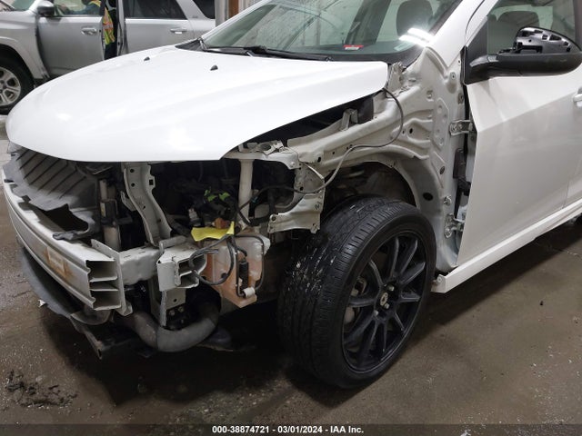 Chevrolet Sonic Lt Auto 2018 1G1JD6SBXJ4135497 Image 6