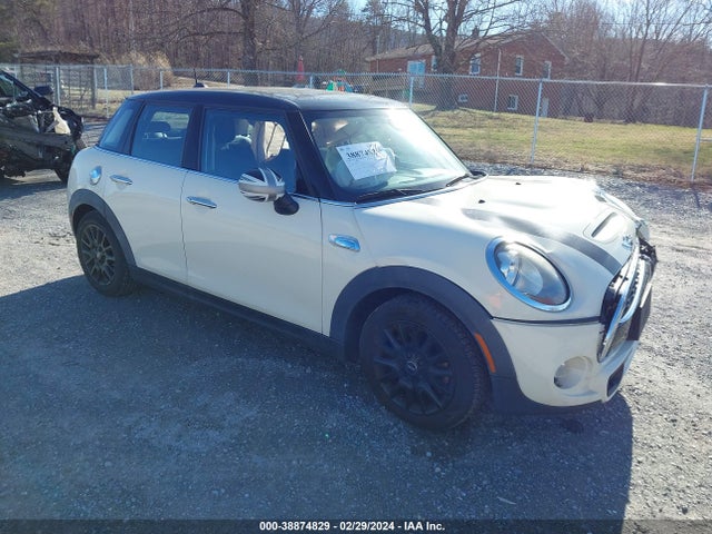 2015 MINI HARDTOP WMWXU3C56FT891721 Photo 0