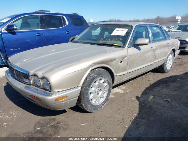 1998 JAGUAR XJ8 SAJHX1244WC826671 Photo 1