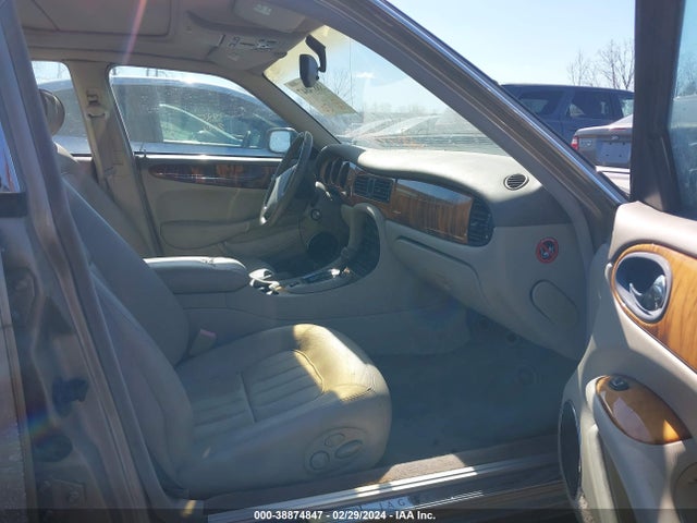 1998 JAGUAR XJ8 SAJHX1244WC826671 Photo 4