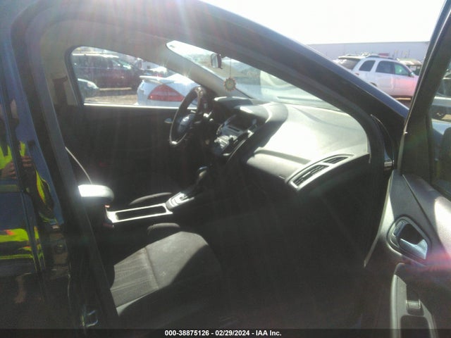 Ford FOCUS SE 2016 1FADP3F29GL251900 Image 5