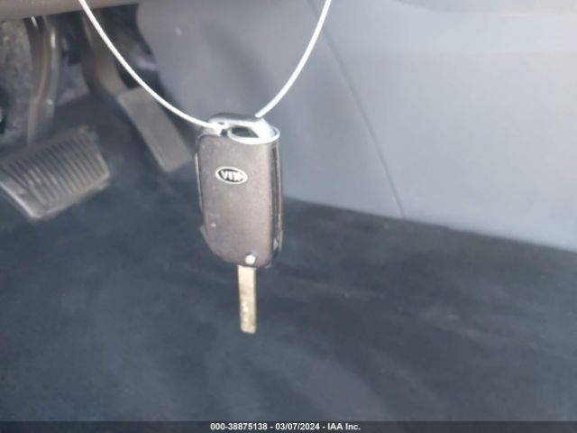 KNDCB3LC0M5477390 KIA NIRO LX