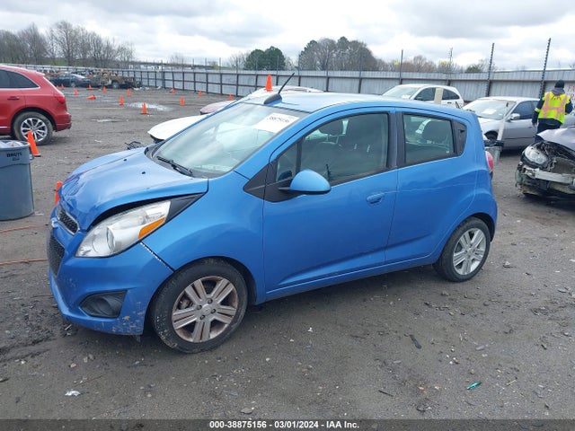 Chevrolet Spark 1lt Cvt 2015 KL8CD6S97FC743755 Image 2