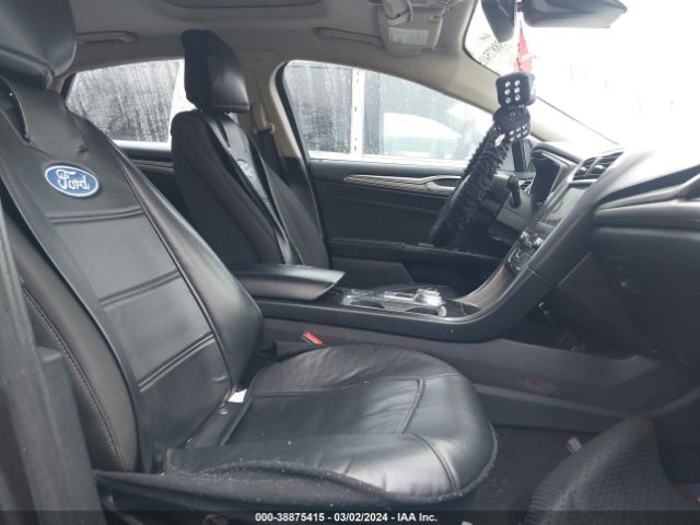 3FA6P0LU1KR124243 Ford Fusion Hybrid Se