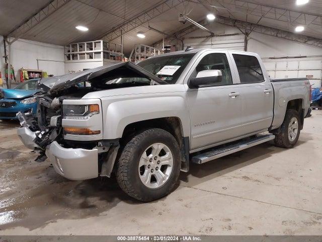 Chevrolet Silverado 1500 2lt 2018 3GCUKREC8JG318044 Image 2