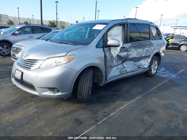 Toyota Sienna Le 8 Passenger 2016 5TDKK3DC9GS729503 Image 2