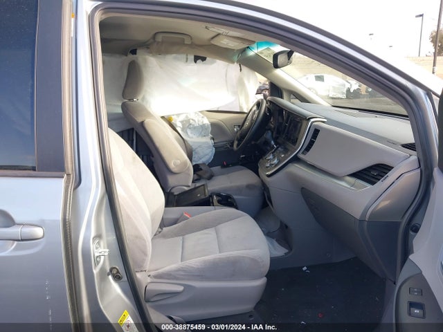 Toyota Sienna Le 8 Passenger 2016 5TDKK3DC9GS729503 Image 5