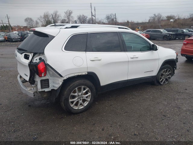 1C4PJMLB8JD514527 Jeep Cherokee Latitude Plus 4x4