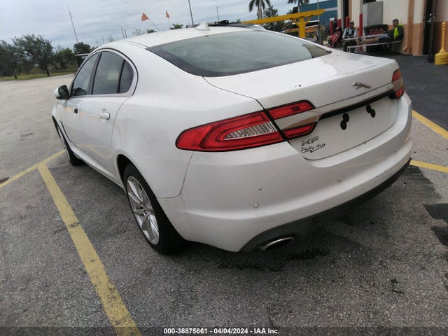 2013 JAGUAR XF SAJWA0ES6DPS64503 Photo 2