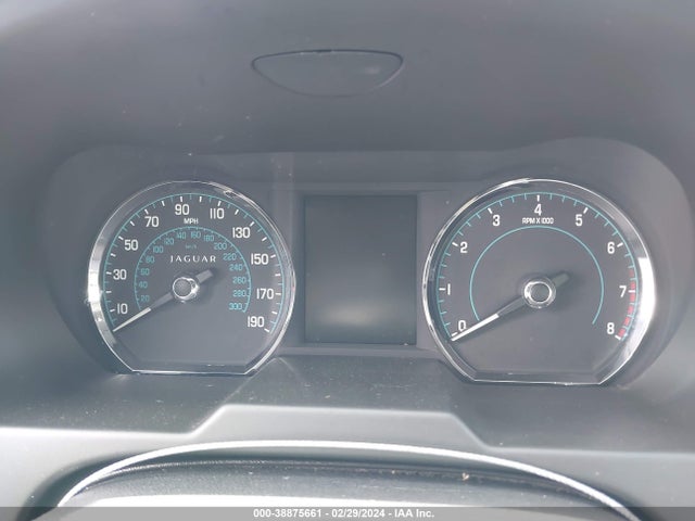 2013 JAGUAR XF SAJWA0ES6DPS64503 Photo 6