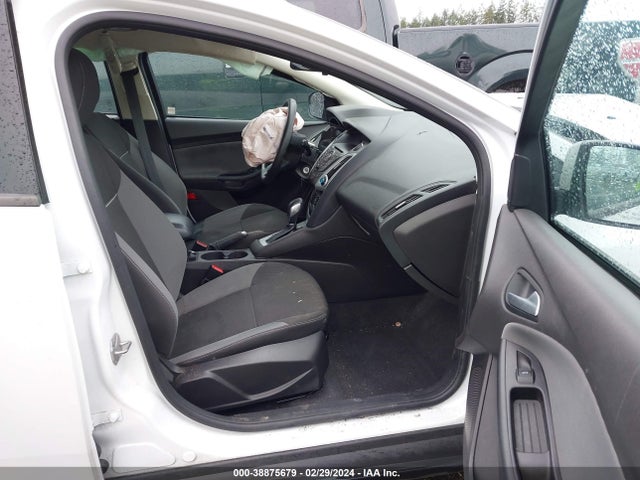 Ford FOCUS SE 2014 1FADP3K23EL133201 Image 5