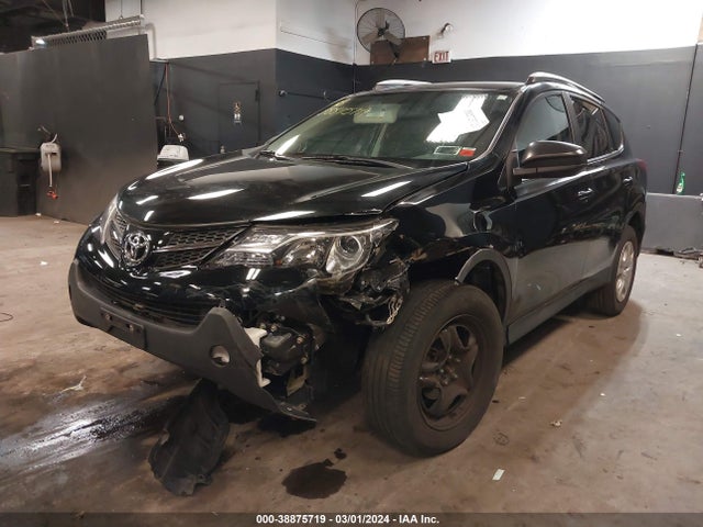 Toyota RAV4 LE 2015 2T3ZFREV5FW212640 Image 2