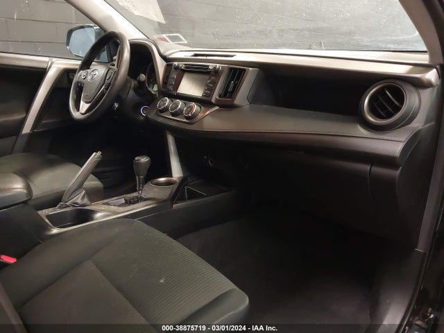 Toyota RAV4 LE 2015 2T3ZFREV5FW212640 Image 5
