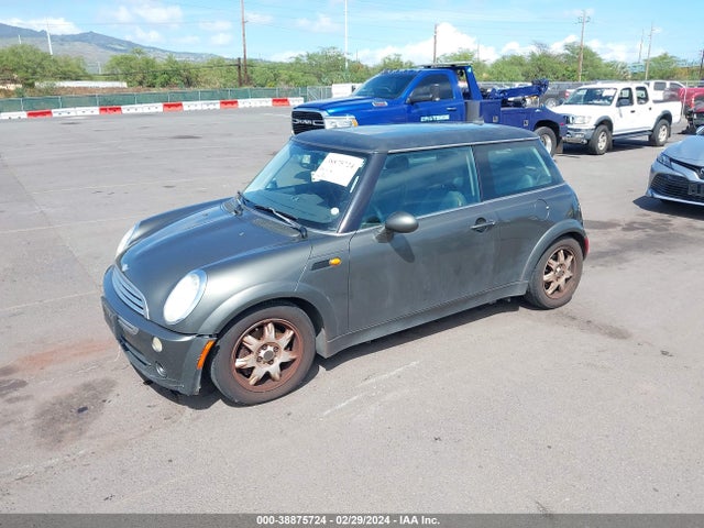 2006 MINI COOPER WMWRC33576TJ78628 Photo 1