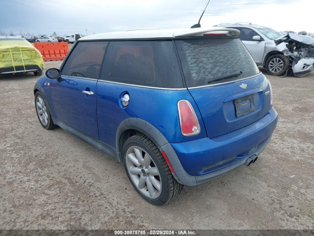 2006 MINI COOPER S WMWRE33546TL23800 Photo 2