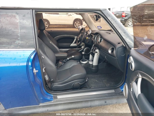2006 MINI COOPER S WMWRE33546TL23800 Photo 4