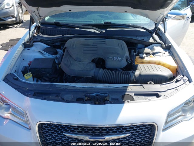 Chrysler 300c Awd 2015 2C3CCAKG2FH781844 Image 10