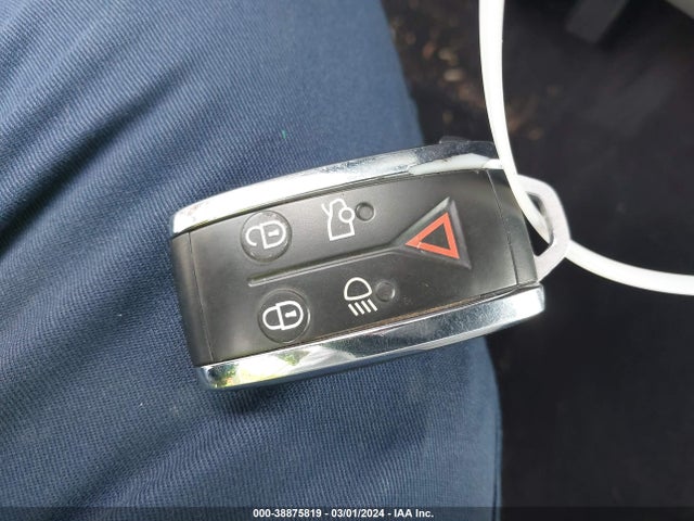 2011 JAGUAR XF SAJWA0FB0BLR94474 Photo 10