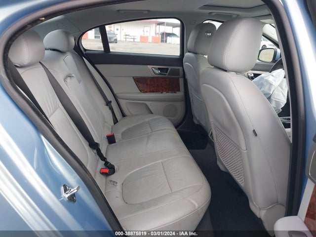2011 JAGUAR XF SAJWA0FB0BLR94474 Photo 7