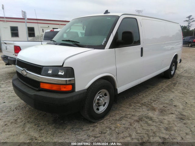 Chevrolet Express 3500 Work Van 2018 1GCZGHFG3J1342575 Image 2