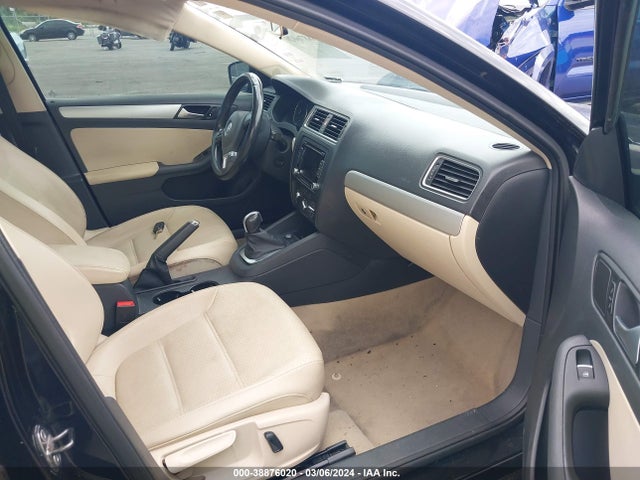 3VWD17AJ4EM403186 Volkswagen Jetta 1.8t Se