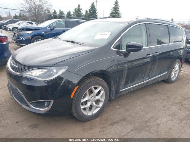 Chrysler Pacifica Touring L 2018 2C4RC1BG1JR123263 Image 2