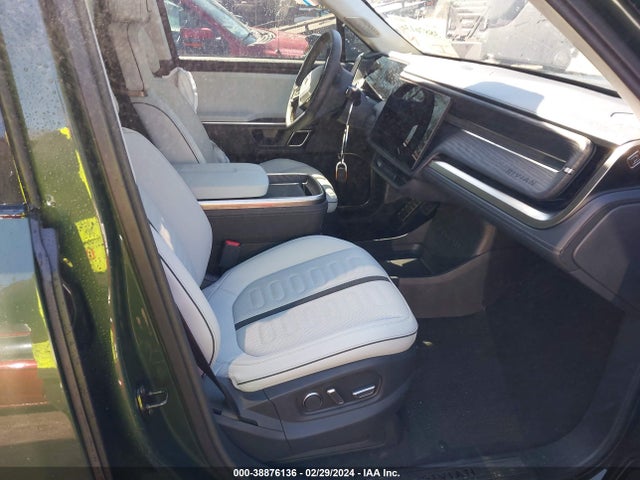 Rivian R1s Adventure 2023 7PDSGABA1PN015287 Image 5