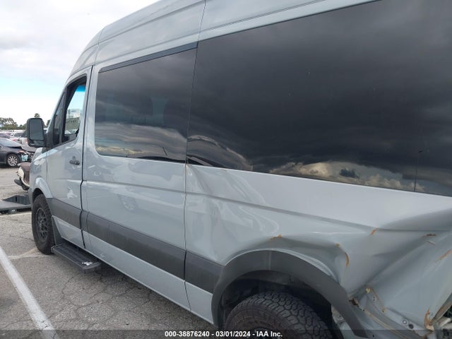 WDZPE7CD8JP624810 Mercedes-Benz Sprinter 2500 Standard Roof V6