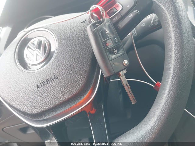 3VV1B7AX3KM048371 Volkswagen Tiguan 2.0t S