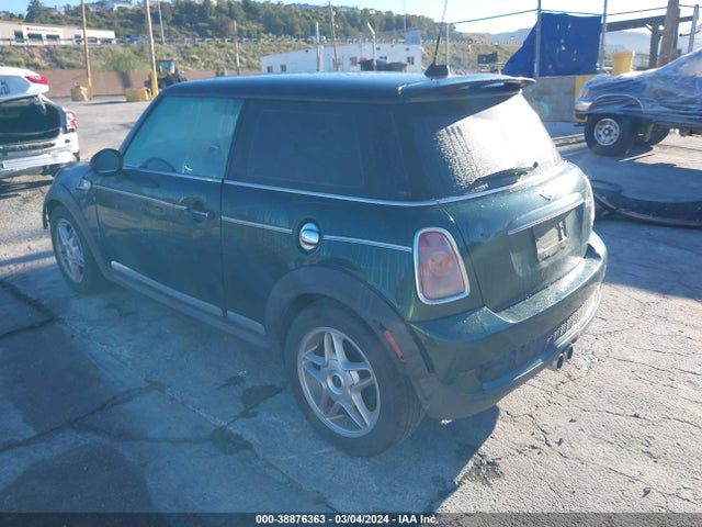 2010 MINI COOPER S WMWMF7C50ATZ71142 Photo 2