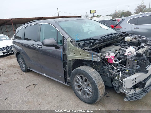 Toyota SIENNA XLE 2021 5TDYRKEC1MS062775 Image 1