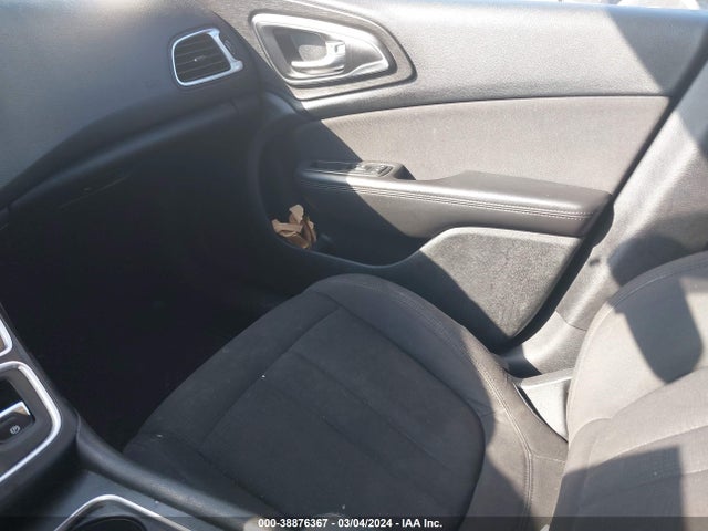 Chrysler 200 Limited 2015 1C3CCCAB5FN707505 Image 5