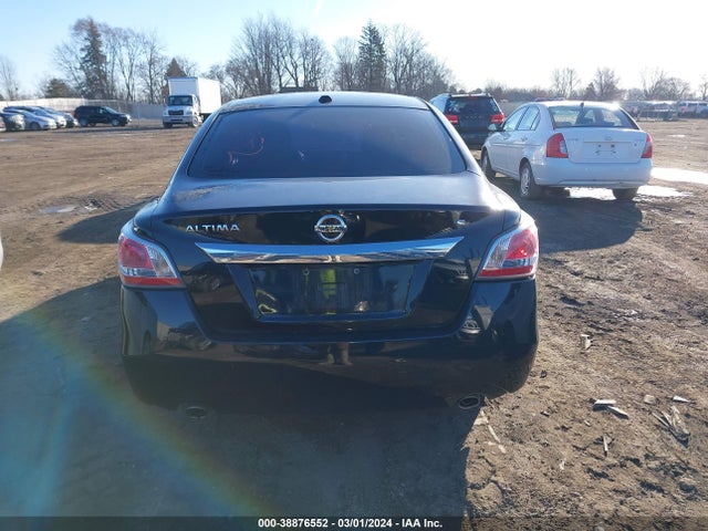 Nissan Altima 2.5 S 2015 1N4AL3AP8FC150475 Image 16