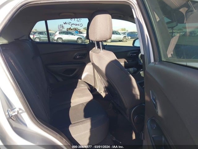 Chevrolet TRAX LS 2018 3GNCJKSB8JL357054 Image 8