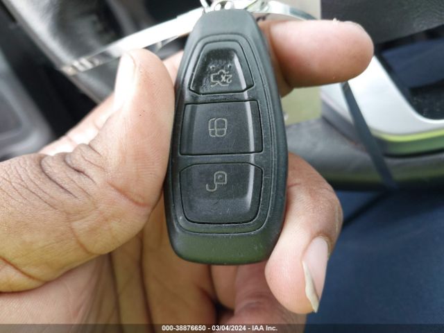 3FADP4FJ5HM143822 Ford Fiesta Titanium