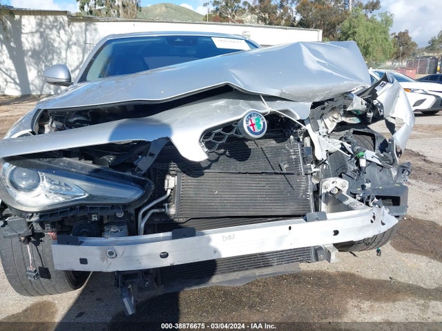 ZARFAECN4H7552248 Alfa Romeo Giulia Ti Rwd