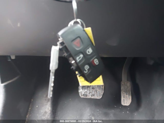 2017 JAGUAR F-PACE SADCJ2BVXHA494845 Photo 10