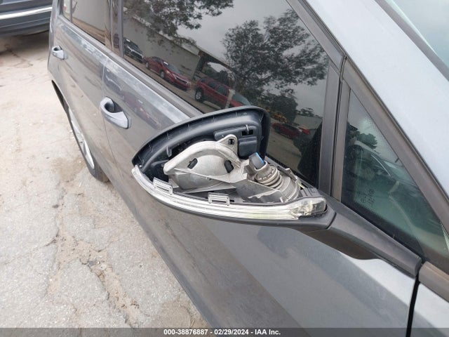 3VW217AU3GM032137 Volkswagen Golf Tsi S 4-door