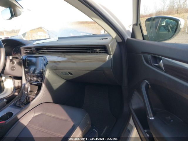 1VWMA7A35LC027081 Volkswagen Passat 2.0t R-line