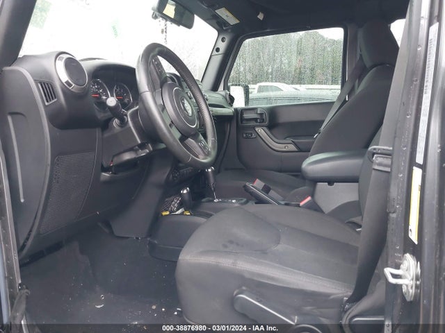 1C4BJWDG6HL509617 Jeep Wrangler Unlimited Sport 4x4