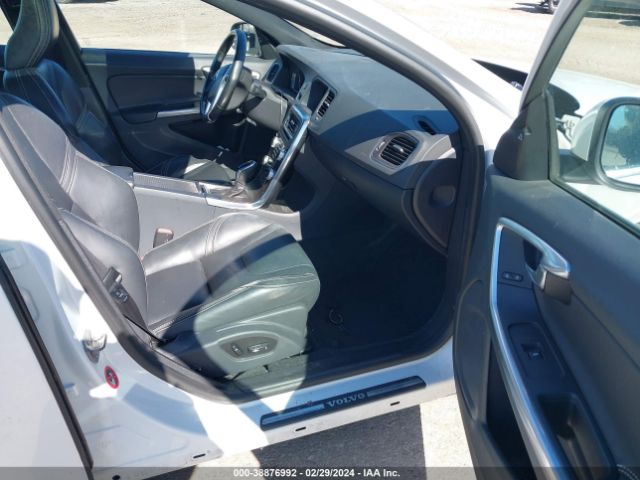 YV1612TKXF1345419 Volvo S60 T5 Premier