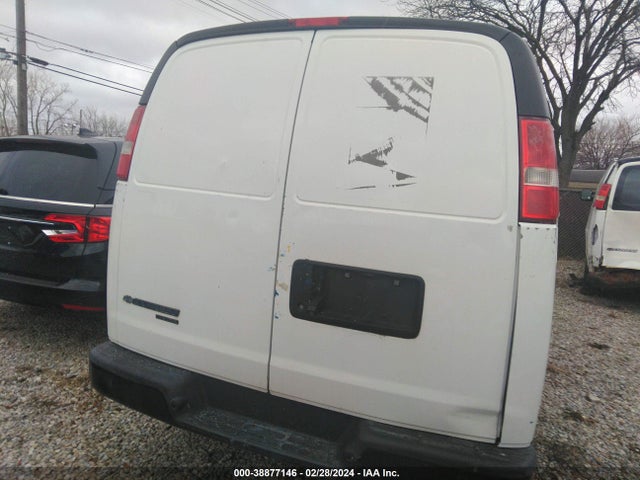 Chevrolet Express 3500 Work Van 2016 1GCZGGFGXG1218483 Image 17