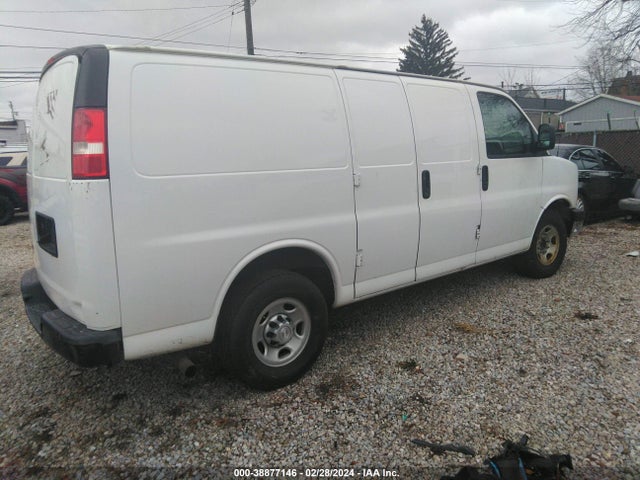 Chevrolet Express 3500 Work Van 2016 1GCZGGFGXG1218483 Image 4