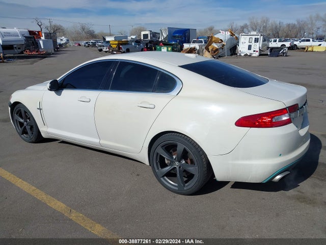 2010 JAGUAR XF SAJWA0FA1AHR66899 Photo 2