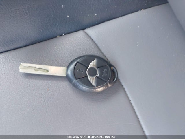 2006 MINI COOPER WMWRC33516TK16757 Photo 10