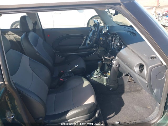 2006 MINI COOPER WMWRC33516TK16757 Photo 4