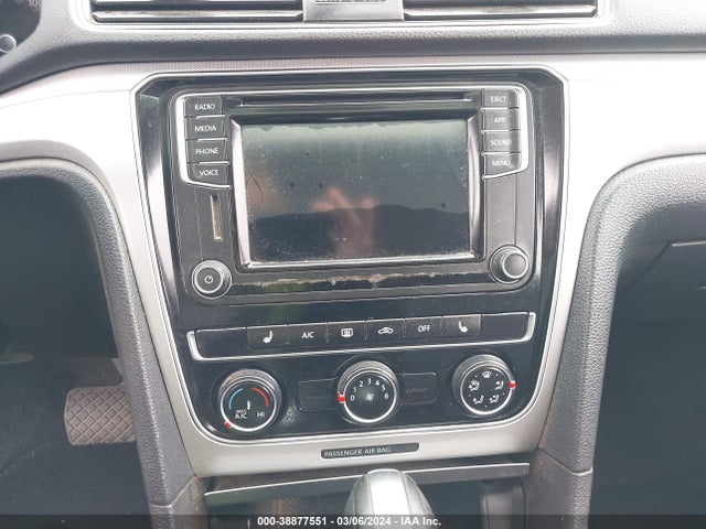 1VWLA7A3XKC002221 Volkswagen Passat 2.0t Wolfsburg Edition
