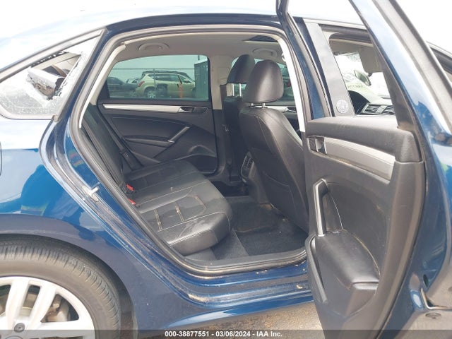 1VWLA7A3XKC002221 Volkswagen Passat 2.0t Wolfsburg Edition