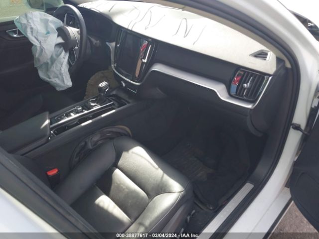 7JRA22TKXLG043345 Volvo S60 T6 Momentum